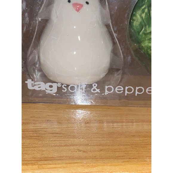 Tag Salt & Pepper Shakers Set White Easter Bunny Rabbit Head of Lettuce Spring - Picture 4 of 4